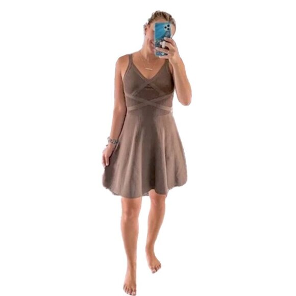 🆕 GUESS Double Strap Fit And Flare Dress SIZE XS - Picture 1 of 4